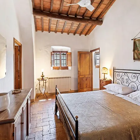 Elegant 2-bedroom In Tuscan Cortona