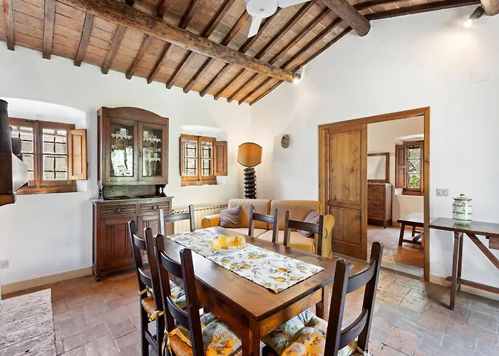 Holiday home Elegant 2-bedroom In Tuscan *