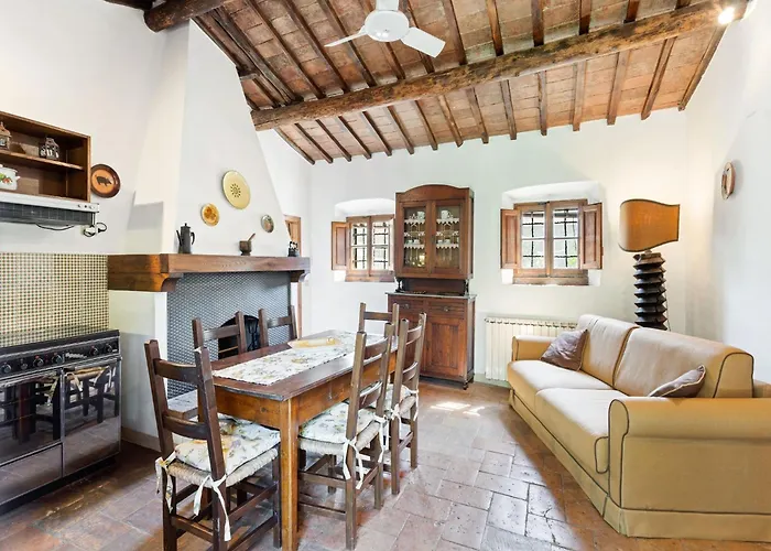 Holiday home Elegant 2-bedroom In Tuscan Cortona
