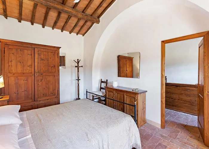 Elegant 2-bedroom In Tuscan