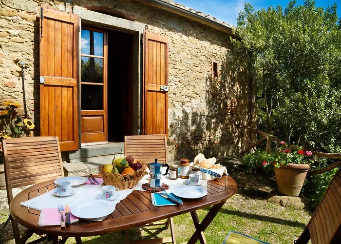 Elegant 2-bedroom In Tuscan Holiday home