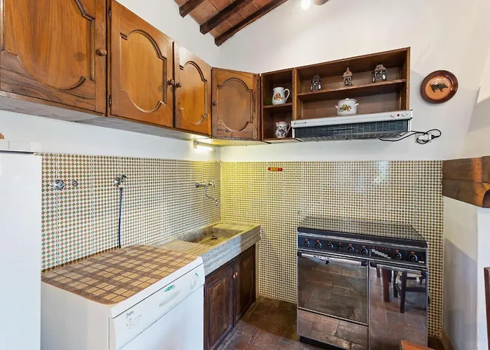 Elegant 2-bedroom In Tuscan *