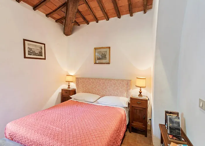 Holiday home Elegant 2-bedroom In Tuscan