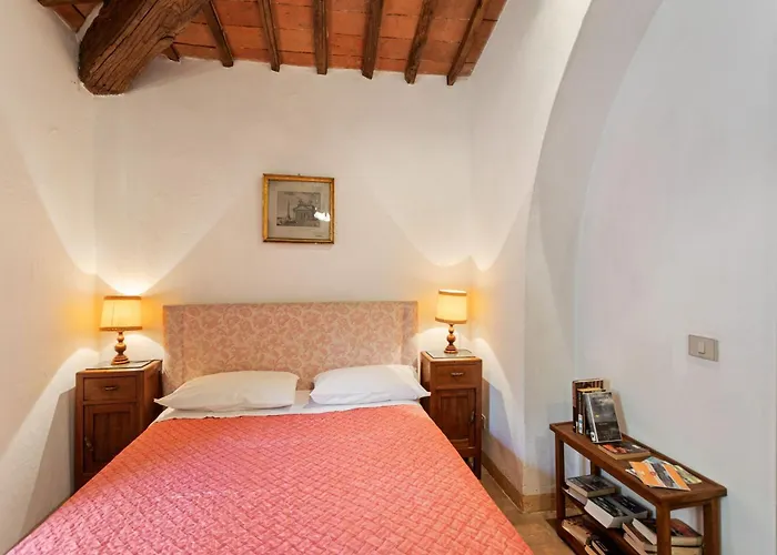 Elegant 2-bedroom In Tuscan