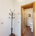 Elegant 2-bedroom In Tuscan Ferienhaus
