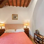 Elegant 2-bedroom In Tuscan
